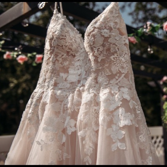 Essense of Australia D3032 - Picture 8 of 8